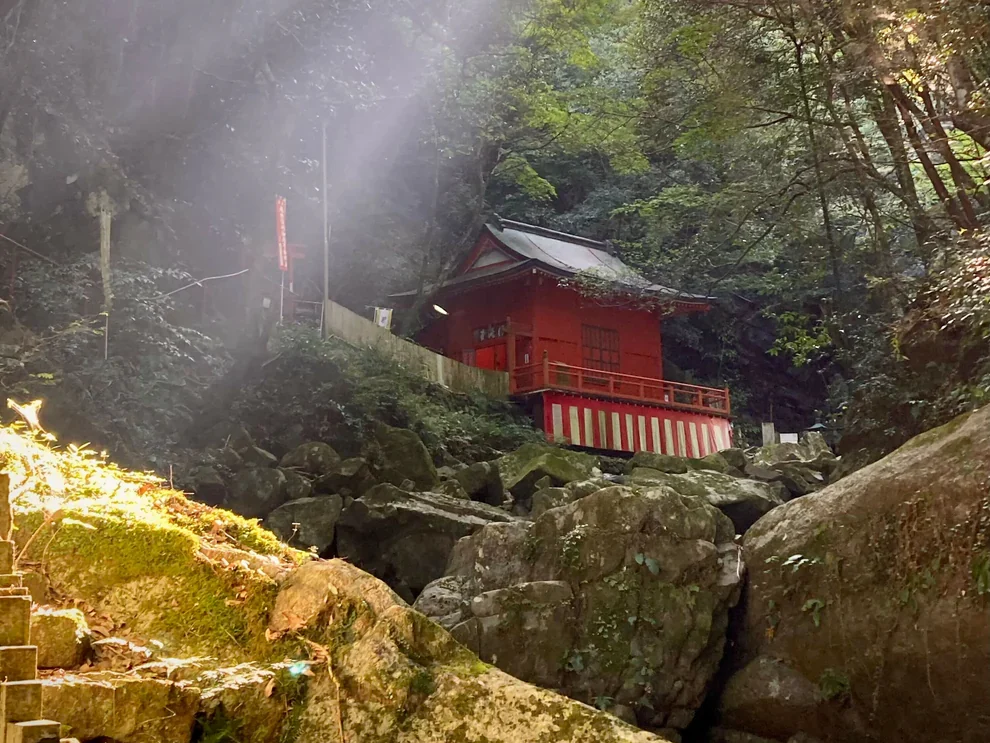 Inunakisan Shipporyuji Temple
